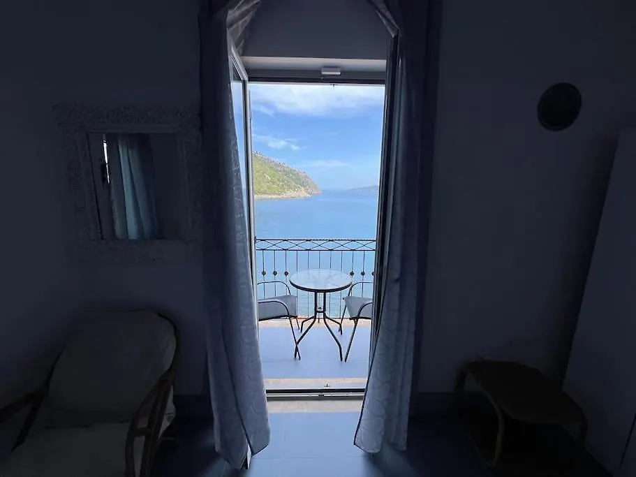 Willa La Casa Sulle Rocce House On The Rocks Asos